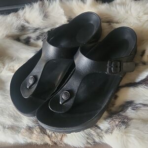 Black Gizeh Birkenstocks